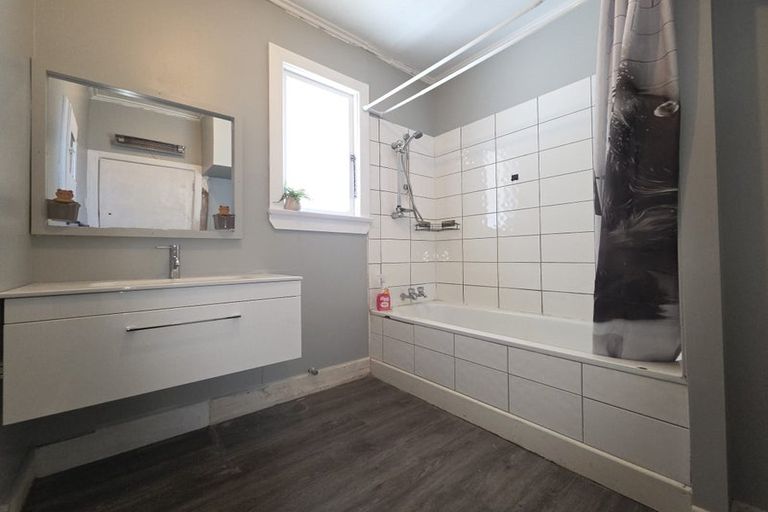 Photo of property in 28 Christie Street, Balclutha, 9230