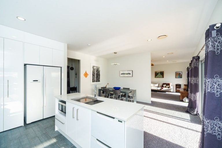 Photo of property in 74 Polson Hill Drive, Aokautere, Palmerston North, 4471