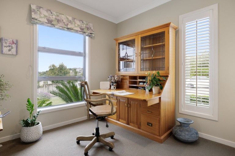 Photo of property in 16 Rexford Heights, Pyes Pa, Tauranga, 3112