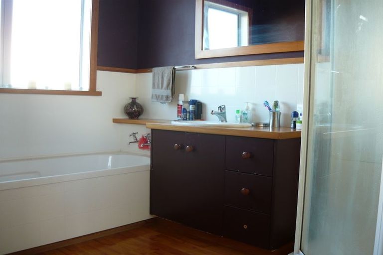 Photo of property in 75 Rhodes Street, Waimate, 7924