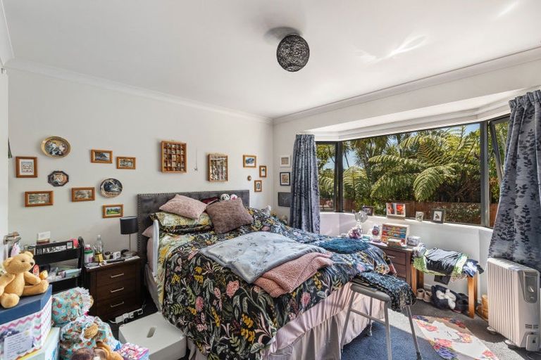 Photo of property in 2/14 Omata Road, Westown, New Plymouth, 4310