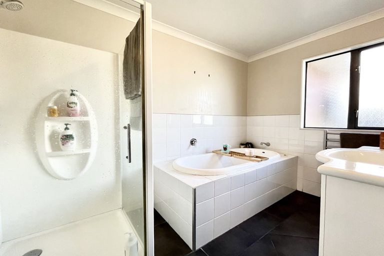 Photo of property in 20 Kelso Grove, Kelson, Lower Hutt, 5010