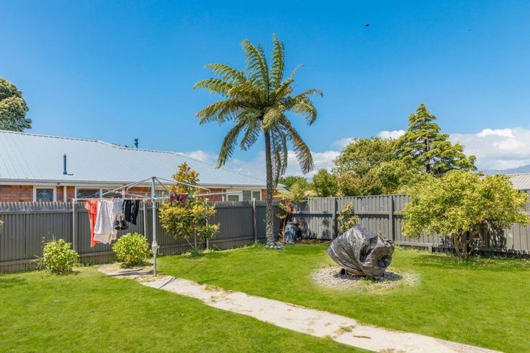 Photo of property in 9 Queen Street, Westport, 7825