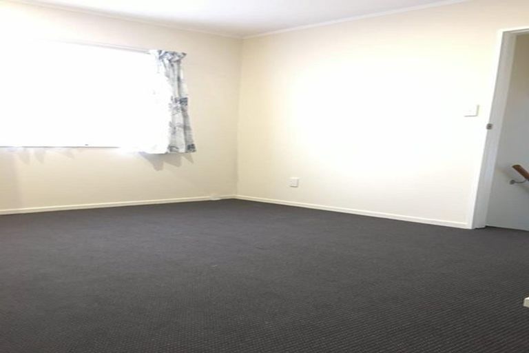 Photo of property in 2/9 Midvale Place, Burswood, Auckland, 2013