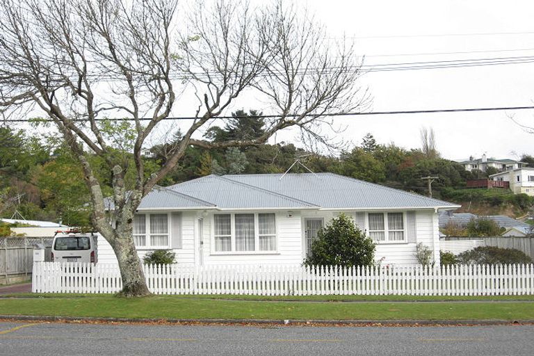 Photo of property in 56 Glen Road, Stokes Valley, Lower Hutt, 5019