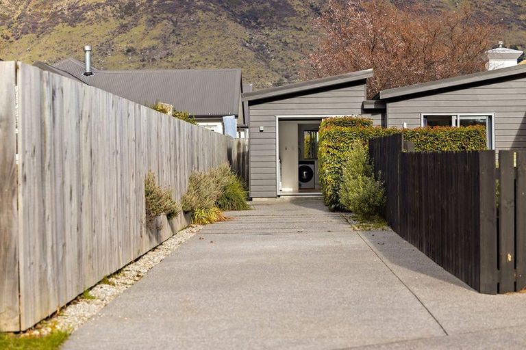 Photo of property in 14 Orbell Drive, Lake Hayes, Queenstown, 9304
