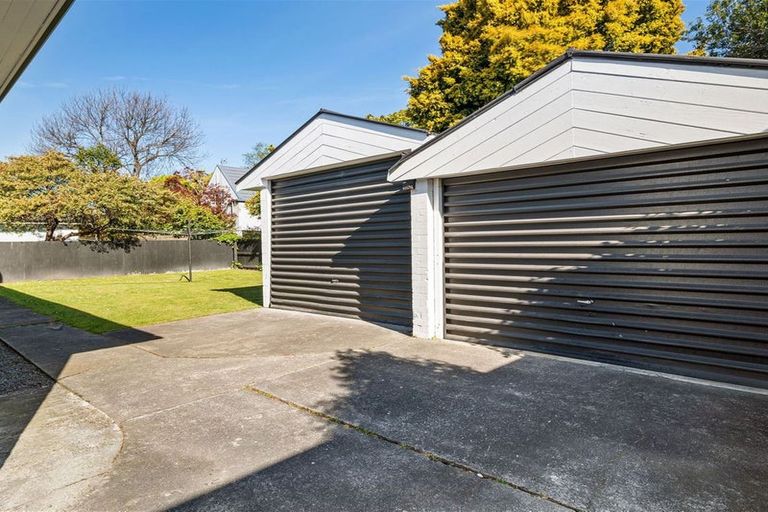 Photo of property in 122 Glandovey Road, Strowan, Christchurch, 8052