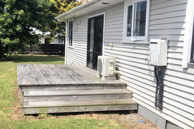 Photo of property in 12 West Street, Eltham, 4322