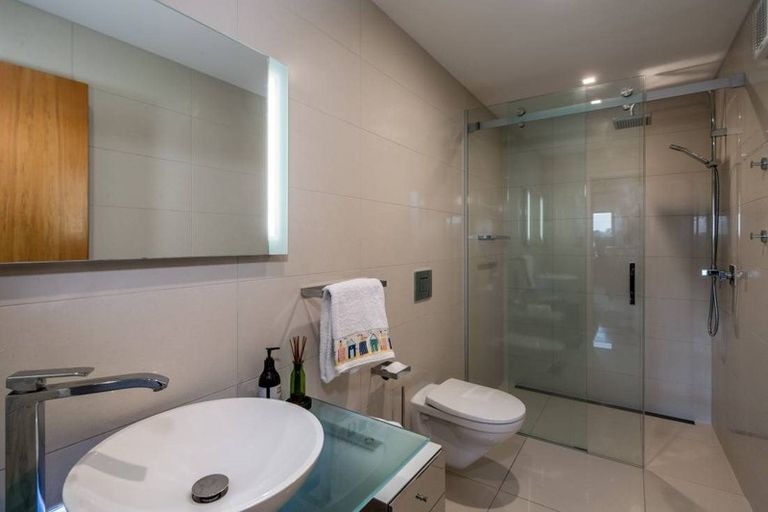 Photo of property in 11 Clifton Road, Browns Bay, Auckland, 0630