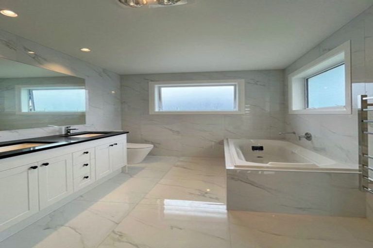 Photo of property in 30 Kenmure Avenue, Forrest Hill, Auckland, 0620