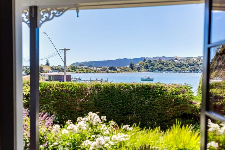 Photo of property in 88 Paremata Road, Paremata, Porirua, 5024