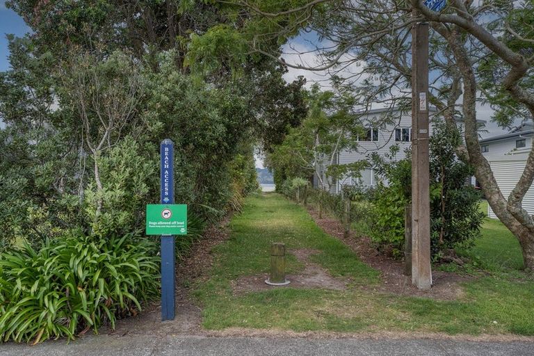 Photo of property in 19 Hicks Place, Cooks Beach, Whitianga, 3591