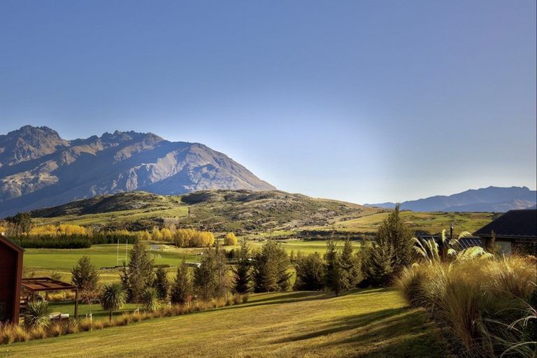 Photo of property in 10 Arran Lane, Jacks Point, Queenstown, 9371