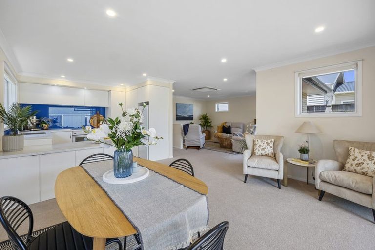 Photo of property in 48 Wallace Place, Westown, New Plymouth, 4310