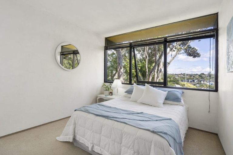 Photo of property in 2/30 Browns Bay Road, Rothesay Bay, Auckland, 0630