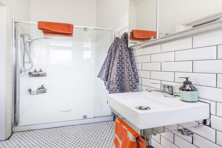 Photo of property in 42 Derwent Street, Island Bay, Wellington, 6023