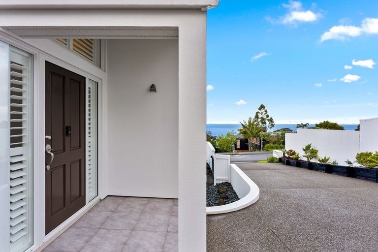 Photo of property in 1/14 Bournemouth Terrace, Murrays Bay, Auckland, 0630