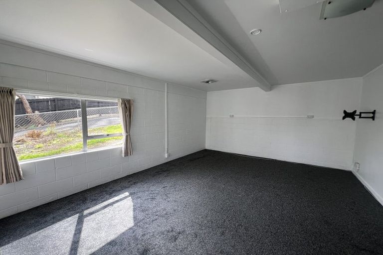 Photo of property in 13 Hellyers Street, Birkdale, Auckland, 0626