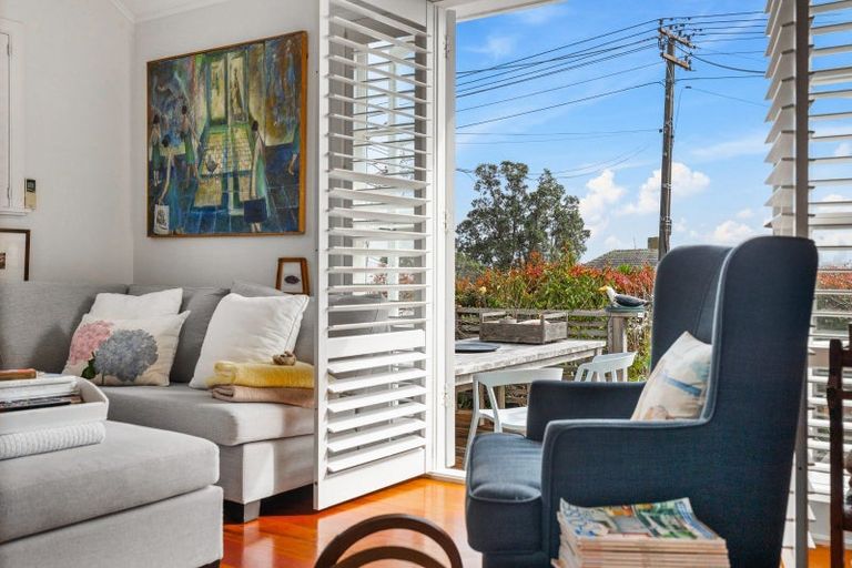 Photo of property in 33 Aramoana Avenue, Devonport, Auckland, 0624