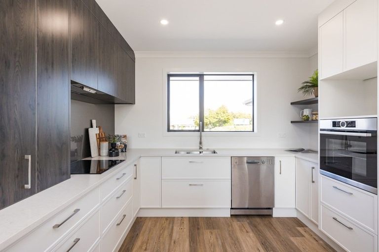 Photo of property in 110 Roberts Line, Kelvin Grove, Palmerston North, 4414