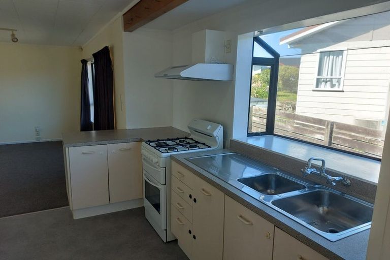 Photo of property in 23 Jasmine Grove, Maungaraki, Lower Hutt, 5010