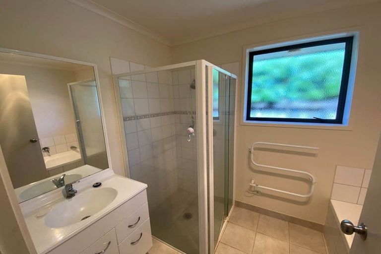 Photo of property in 3 Valley Fields Place, Pukekohe, 2120