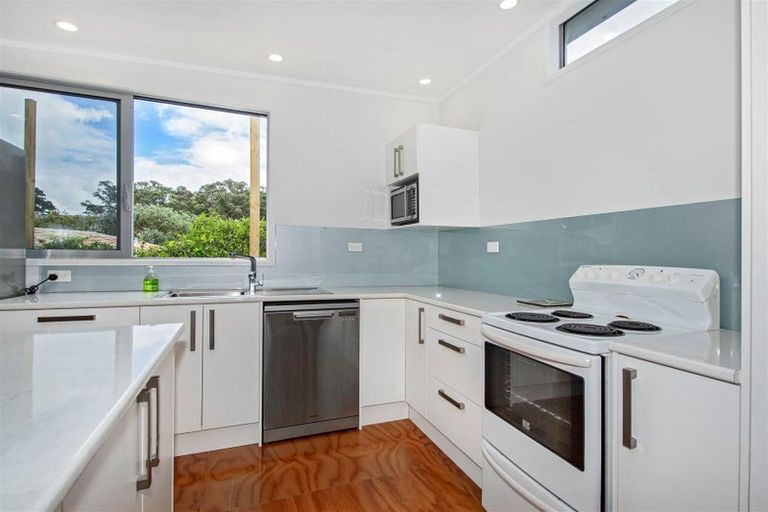 Photo of property in 5 Omutu Street, Oakura, Hikurangi, 0184