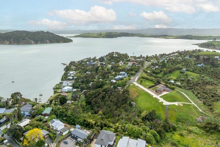 Photo of property in 10 Mahana Place, Raglan, 3225