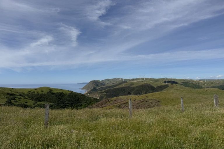 Photo of property in 977 Makara Road, Makara Beach, Karori, 6972