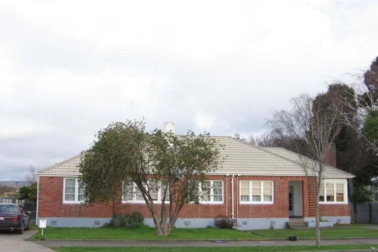 Photo of property in 404 College Street, Hokowhitu, Palmerston North, 4410