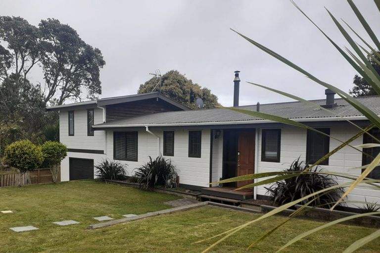 Photo of property in 8 Pararewa Drive, Whalers Gate, New Plymouth, 4310