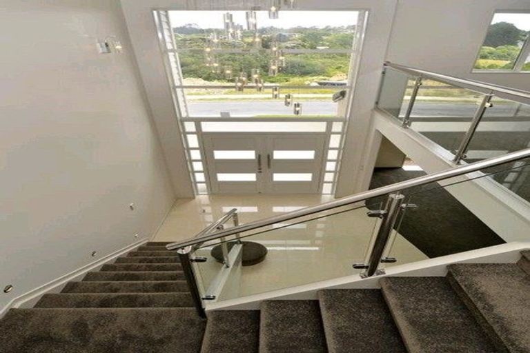 Photo of property in 11 Henriette Place, The Gardens, Auckland, 2105