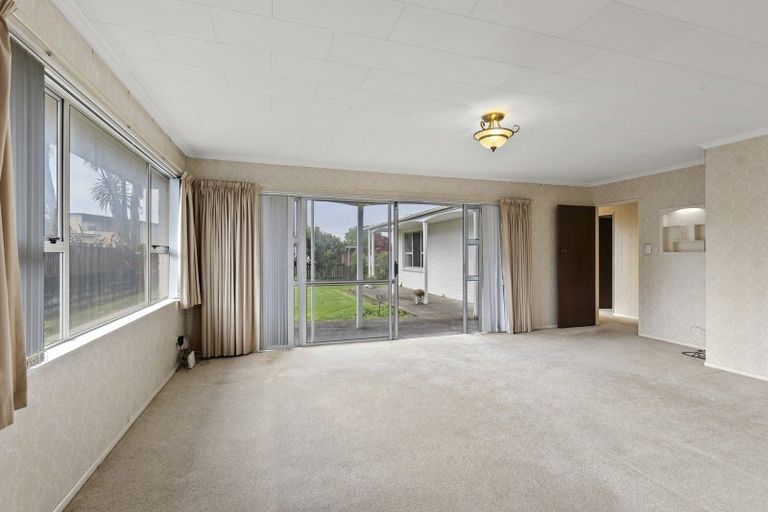 Photo of property in 20 Mayfair Place, Westown, New Plymouth, 4310