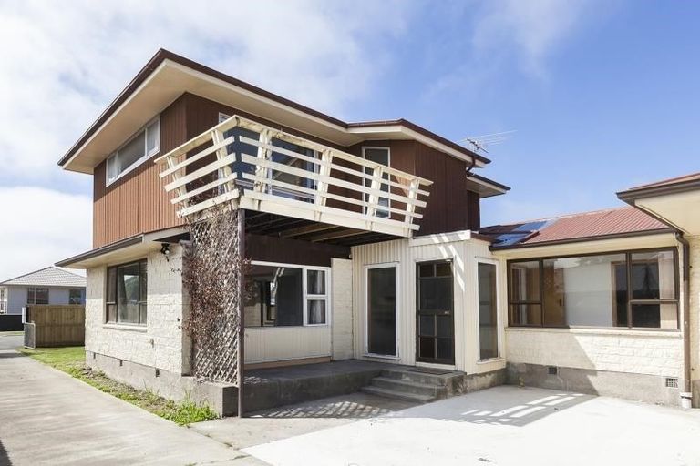 Photo of property in 11 Eglinton Street, Avondale, Christchurch, 8061