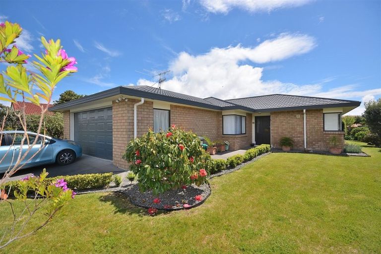 Photo of property in 125 Queens Road, Waikanae Beach, Waikanae, 5036
