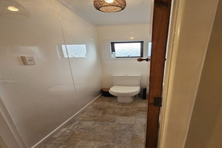 Photo of property in 10 Truby King Street, Merrilands, New Plymouth, 4312