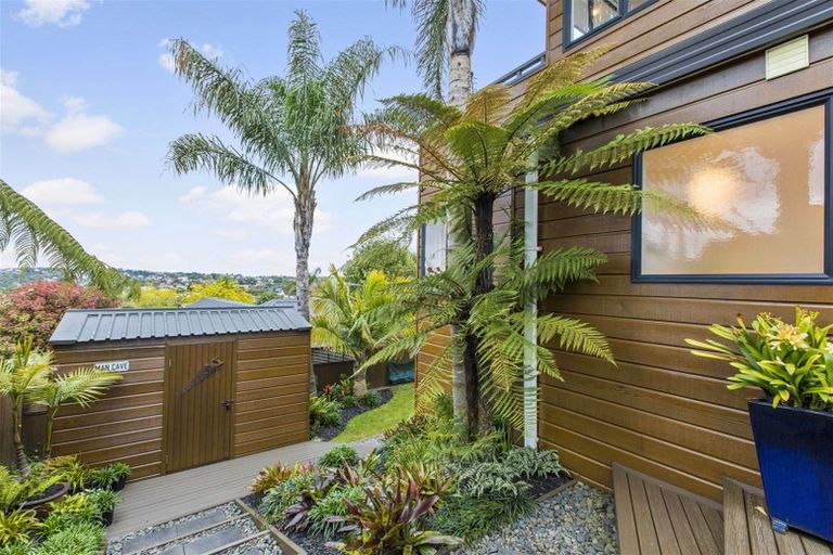 Photo of property in 2/40 Carlisle Road, Browns Bay, Auckland, 0630