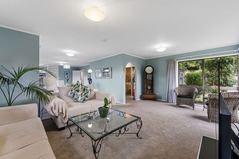 Photo of property in 6 Baronie Court, Half Moon Bay, Auckland, 2012