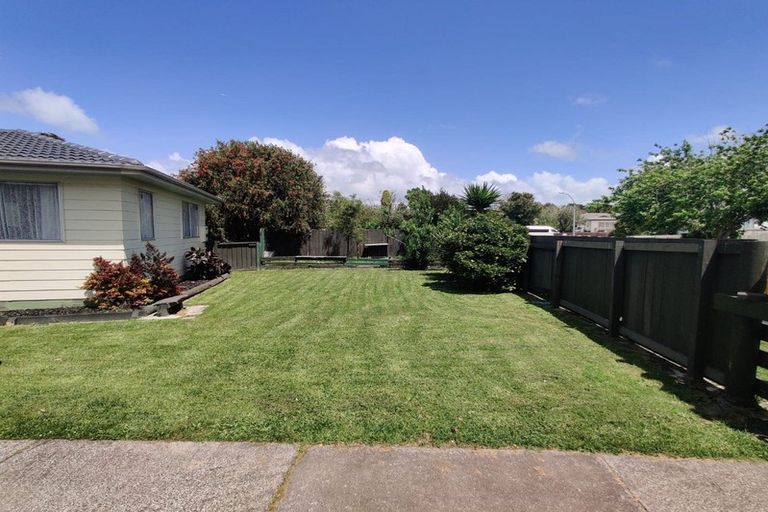 Photo of property in 18 Lipton Grove, Opaheke, Papakura, 2113