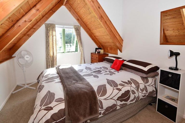 Photo of property in 12 Rautawhiri Road, Helensville, 0800