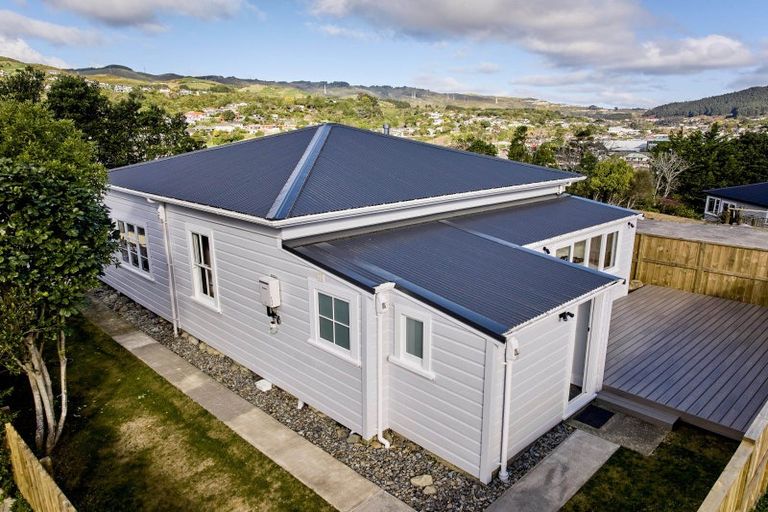 Photo of property in 237 Main Road, Tawa, Wellington, 5028