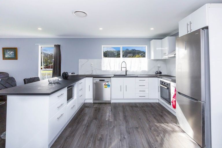 Photo of property in 1 Wyoming Grove, Totara Park, Upper Hutt, 5018