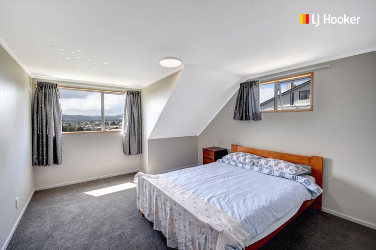 Photo of property in 22 Braeside, Kinmont Park, Mosgiel, 9024