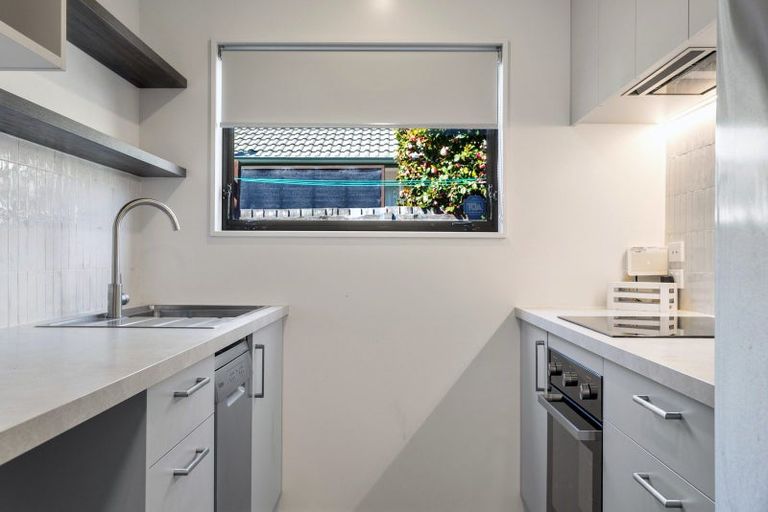 Photo of property in 2/19 Grove Road, Addington, Christchurch, 8024