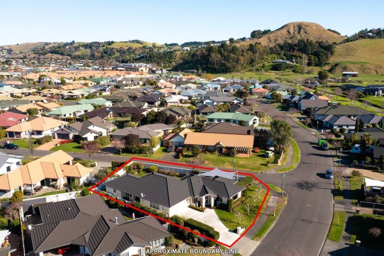 Photo of property in 33 Kensington Drive, Taradale, Napier, 4112