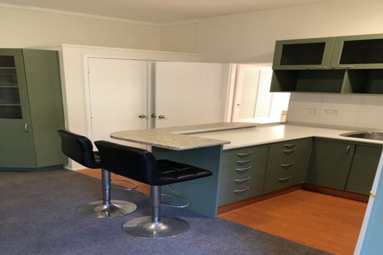 Photo of property in 45 Ravenwood Drive, Forrest Hill, Auckland, 0620