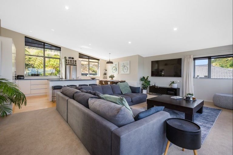 Photo of property in 22 Ships Cove, Whitby, Porirua, 5024