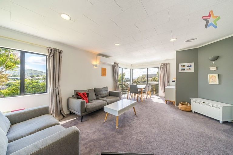 Photo of property in 21 Jasmine Grove, Maungaraki, Lower Hutt, 5010
