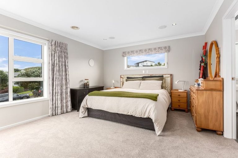 Photo of property in 15 Sumner Terrace, Aotea, Porirua, 5024