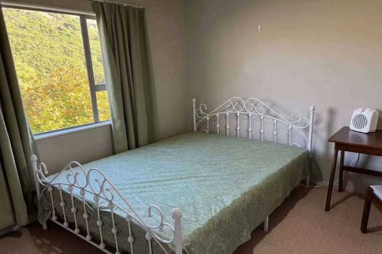 Photo of property in 2 Myers Grove, Churton Park, Wellington, 6037